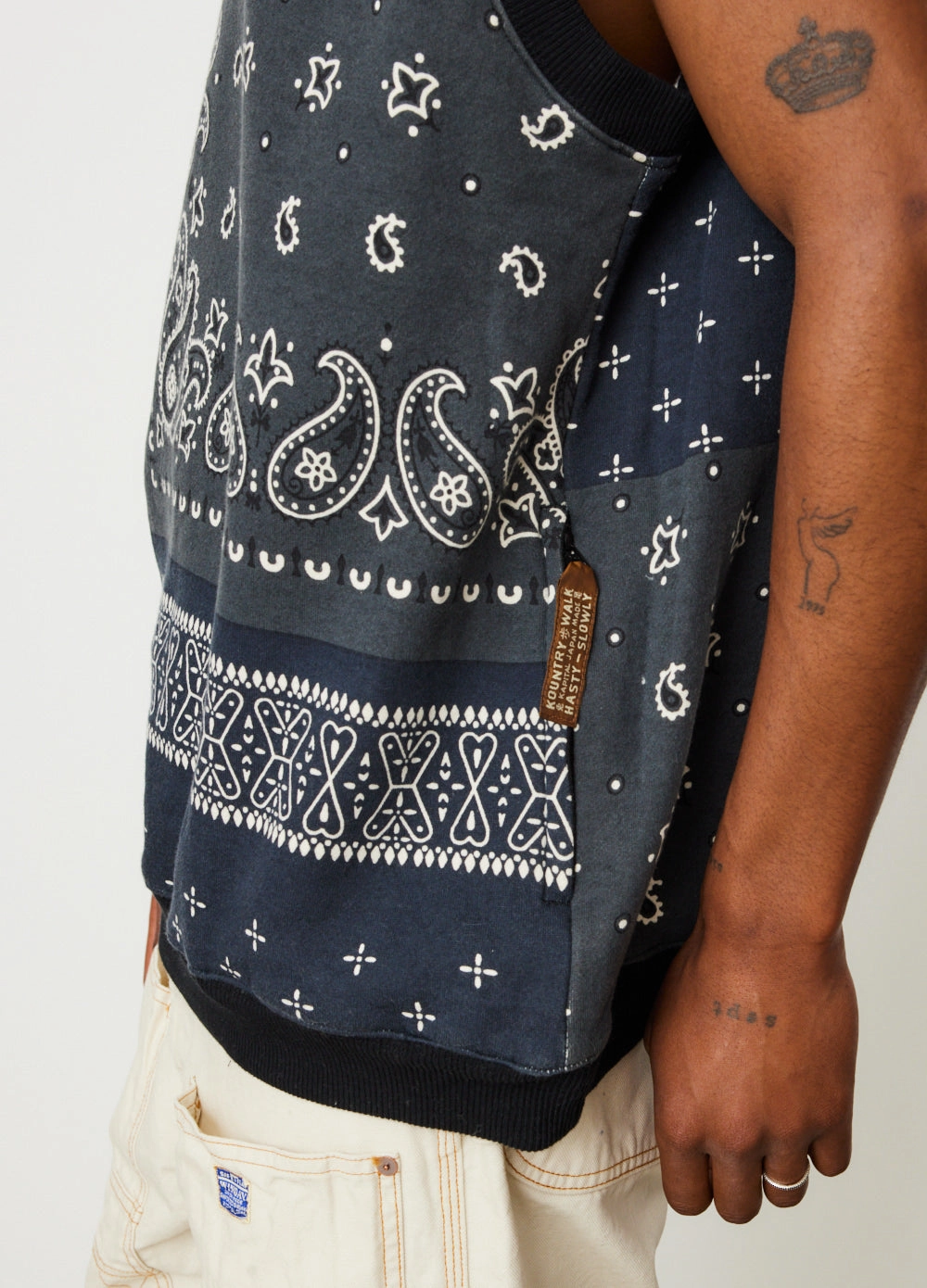 30-SWT Knit Bandana Big Vest