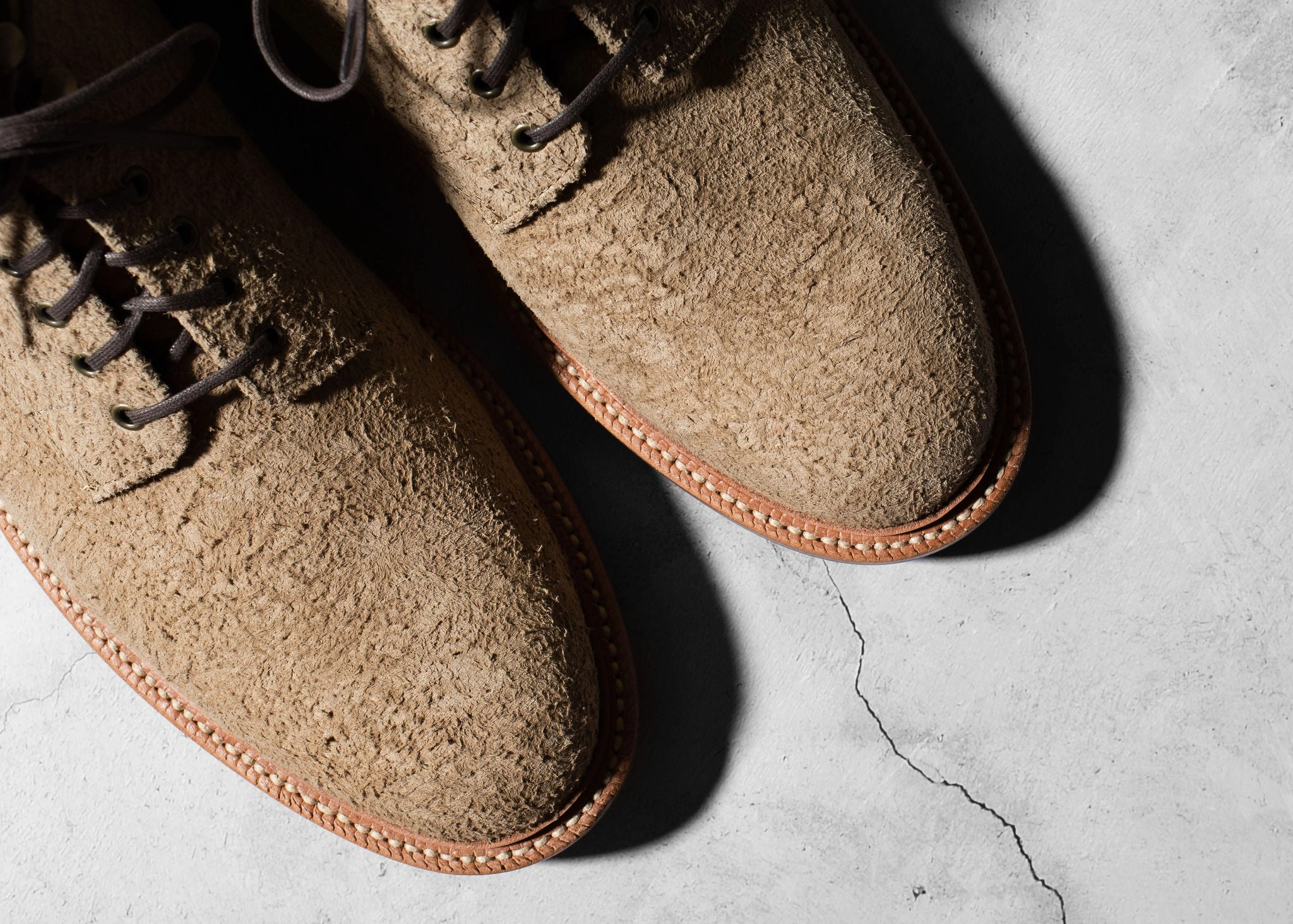 Edward Boot Milkshake Rough Suede