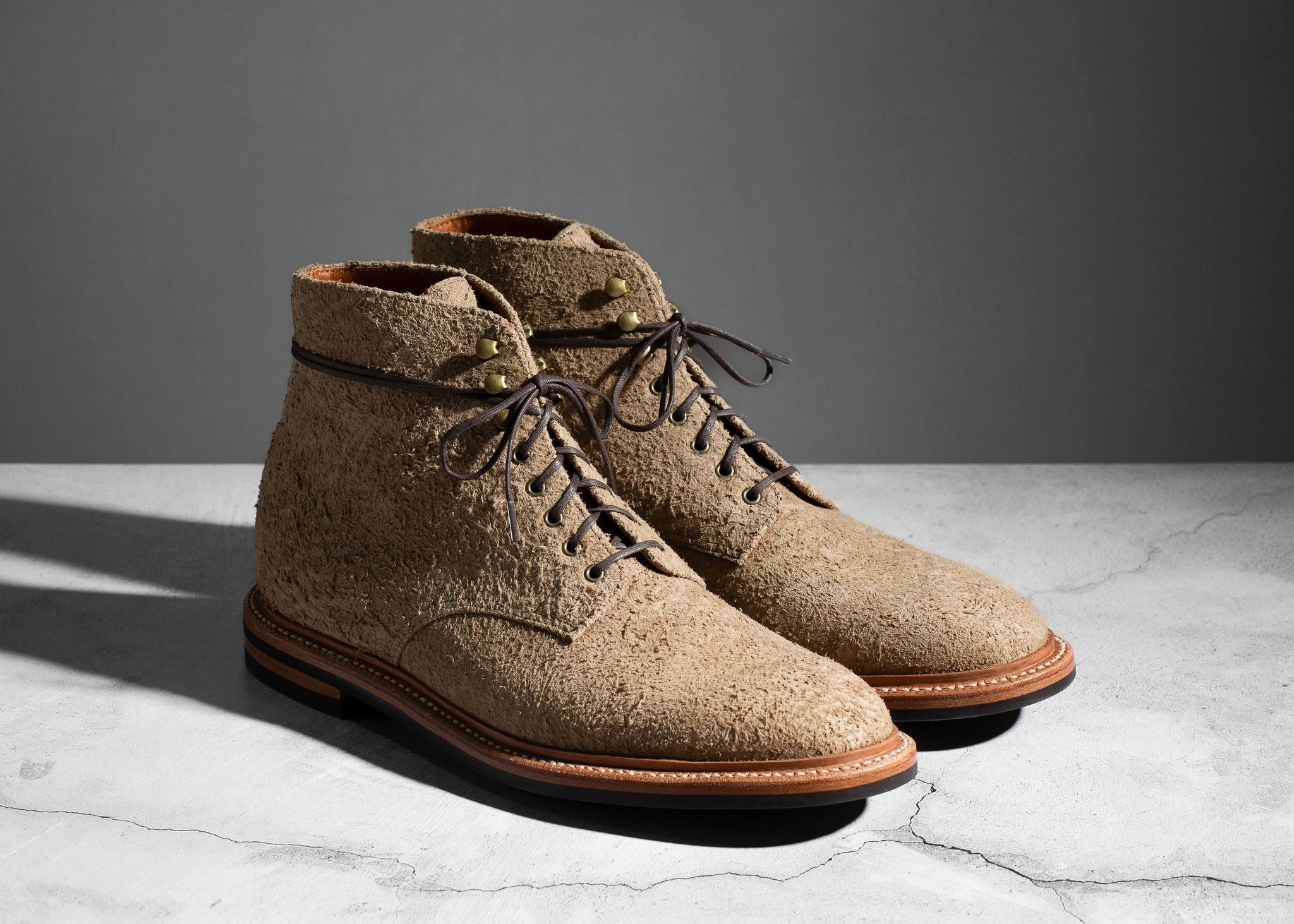 Edward Boot Milkshake Rough Suede