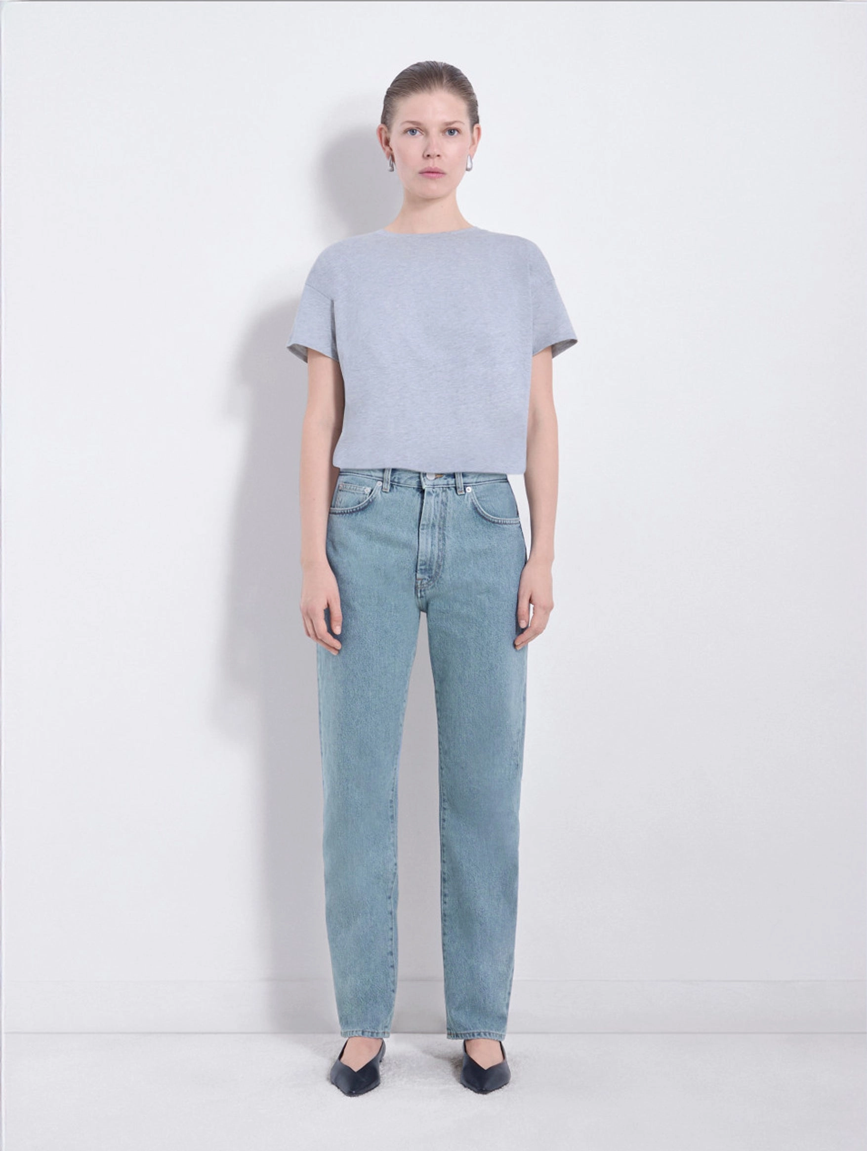 Wular Straight Denim Jeans in Light Blue